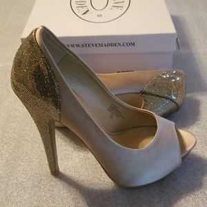 Steven Madden Champagne Heels